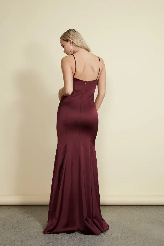 Naomie Burgundy | Silky Mermaid Gown